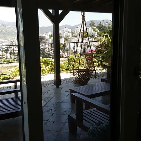 Bodrum Ozel Havuzlu Mustakil Tripleks * Gündoğan