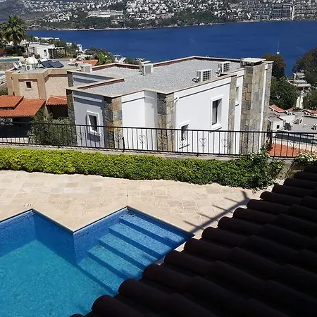 Bodrum Ozel Havuzlu Mustakil Tripleks Gündoğan