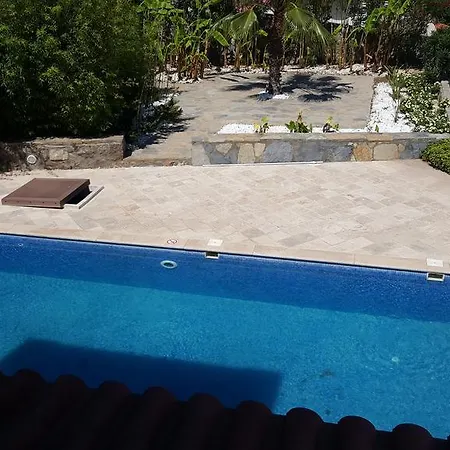 Bodrum Ozel Havuzlu Mustakil Tripleks