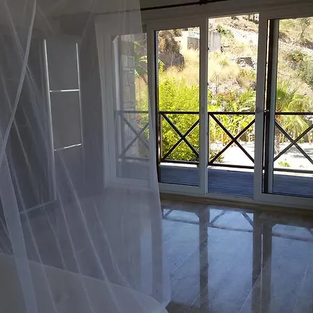 Bodrum Ozel Havuzlu Mustakil Tripleks Villa *